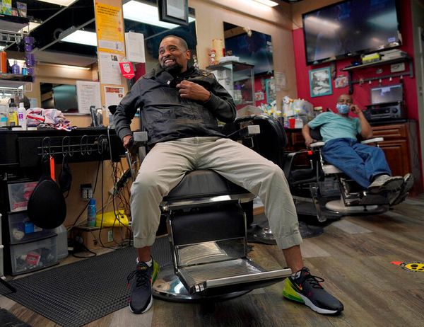 Barbers, Artists Help Defy Vaccine Myths for People of Color