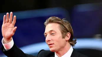 Jeremy Allen White Opens Up to Vanity Fair: Identity, Fame, and the Person Behind the Name