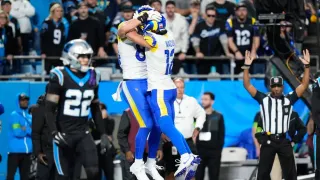 Stafford's Late TD Pass to Parkinson Lifts the Rams Past the Panthers 34-31 in Tense Playoff Opener
